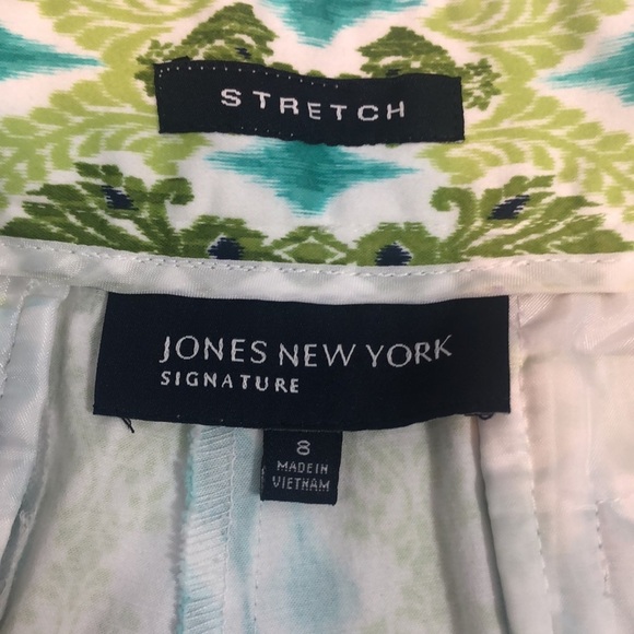 Jones New York Ikat Pattern Bermudas 8 - Picture 3 of 9